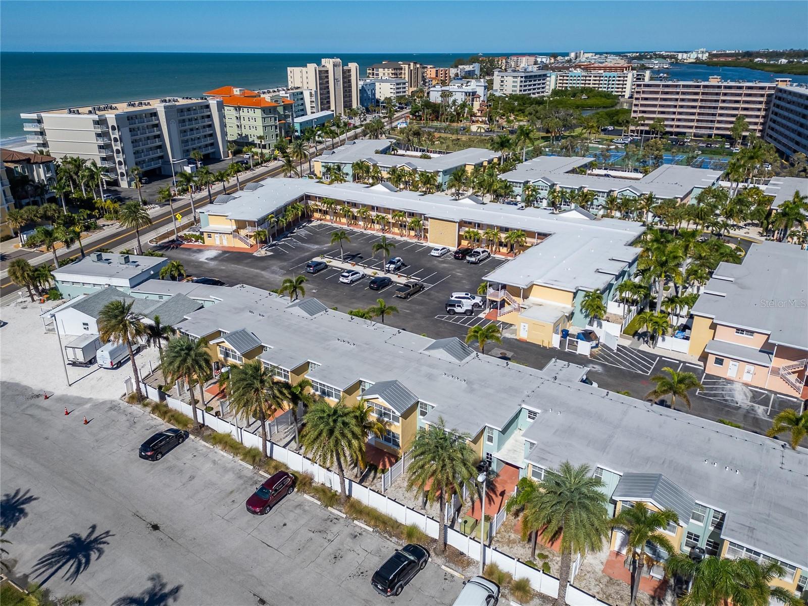 BAREFOOT BEACH RESORT - Residential