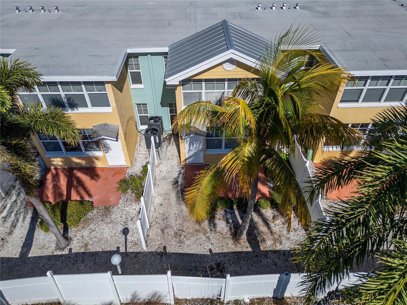 BAREFOOT BEACH RESORT - Residential