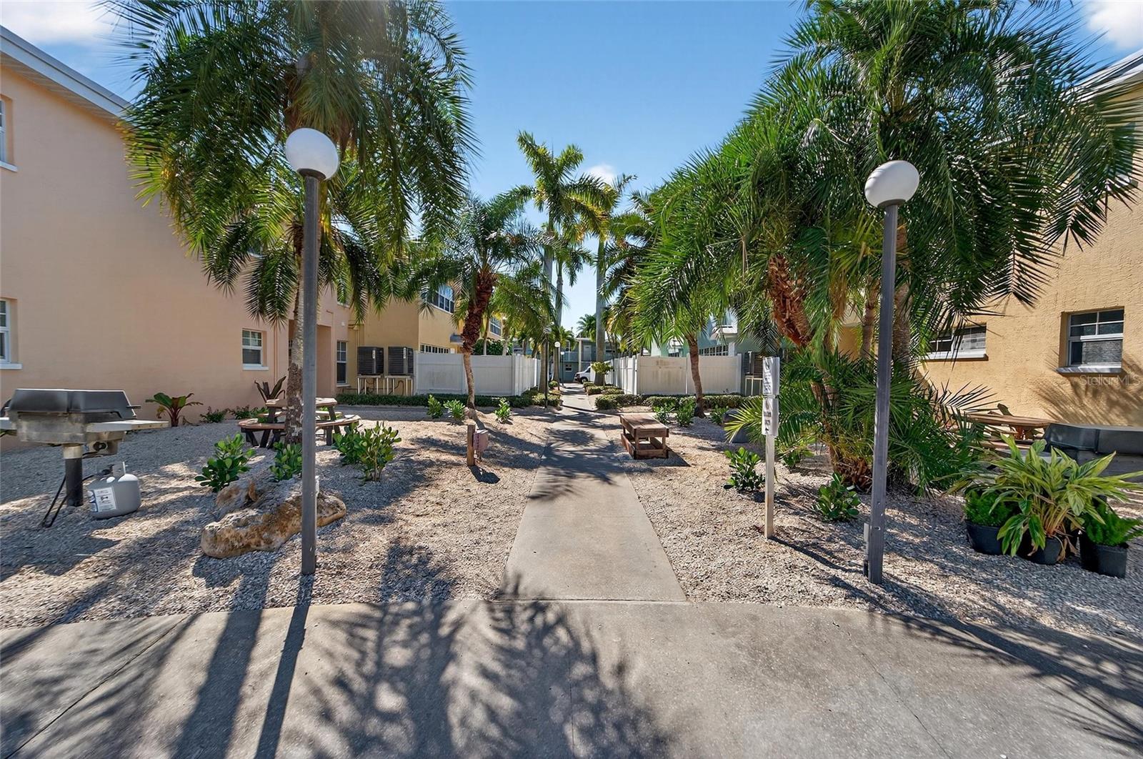 BAREFOOT BEACH RESORT - Residential