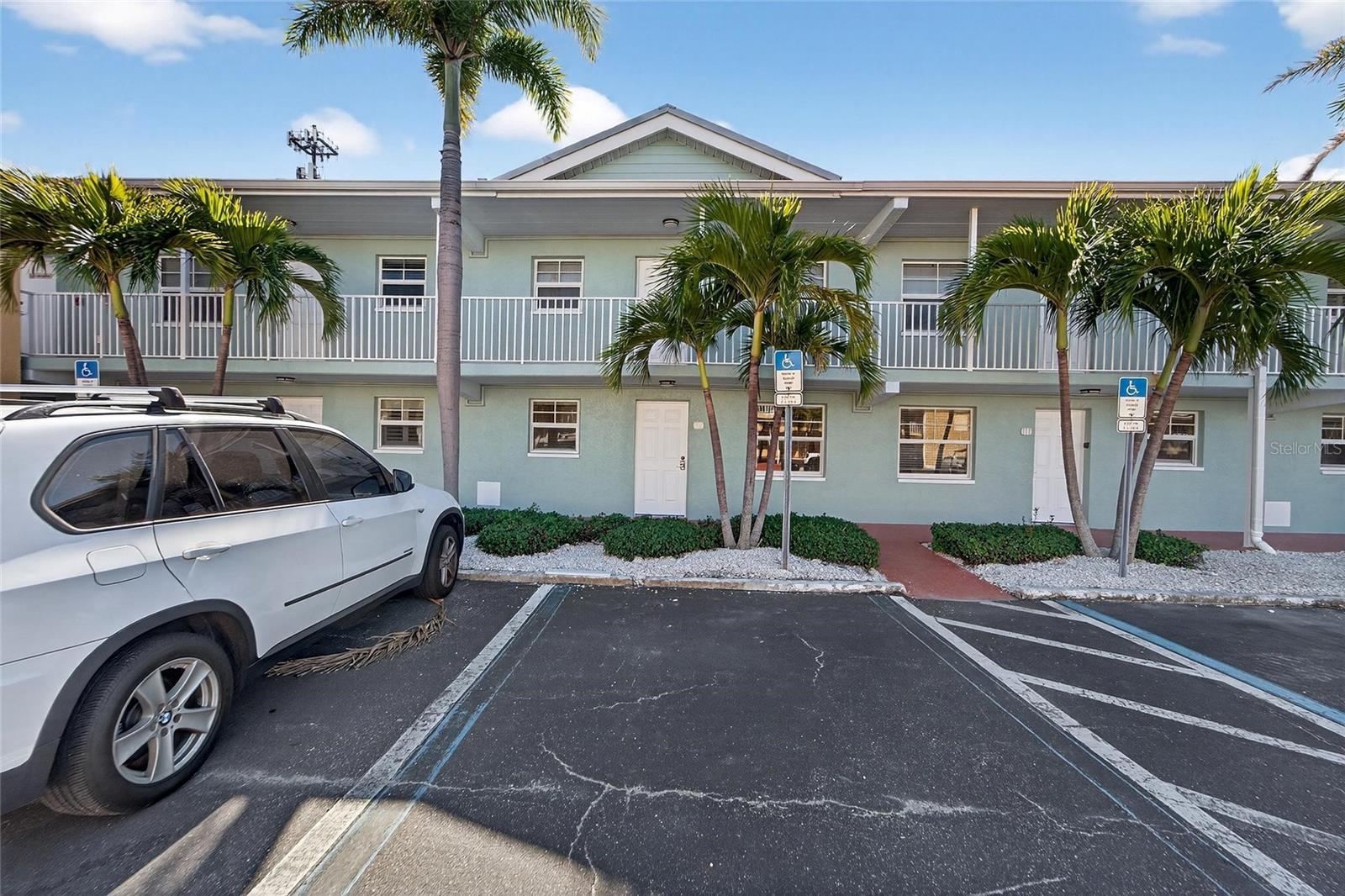 BAREFOOT BEACH RESORT - Residential