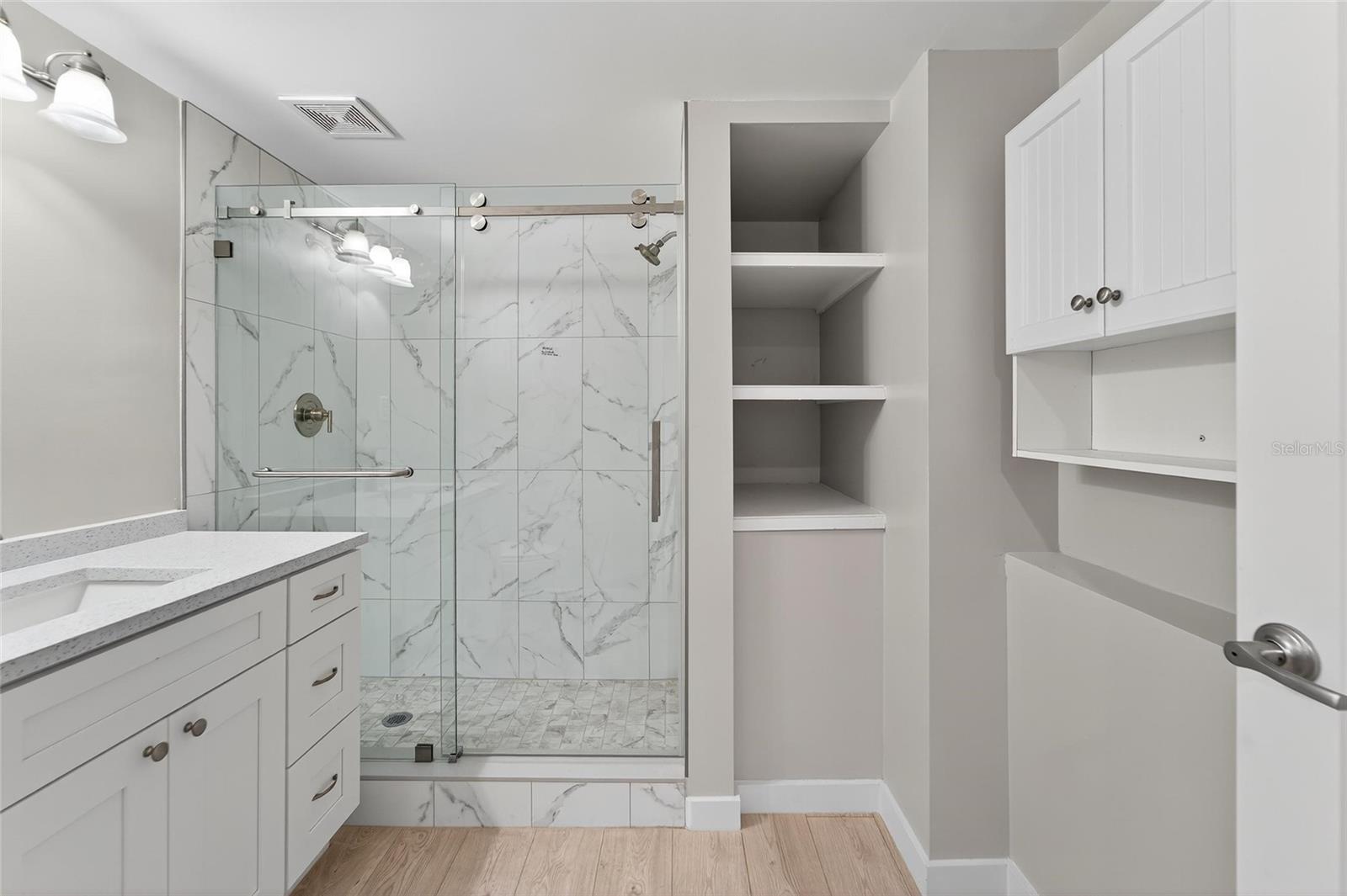 BAREFOOT BEACH RESORT - Residential