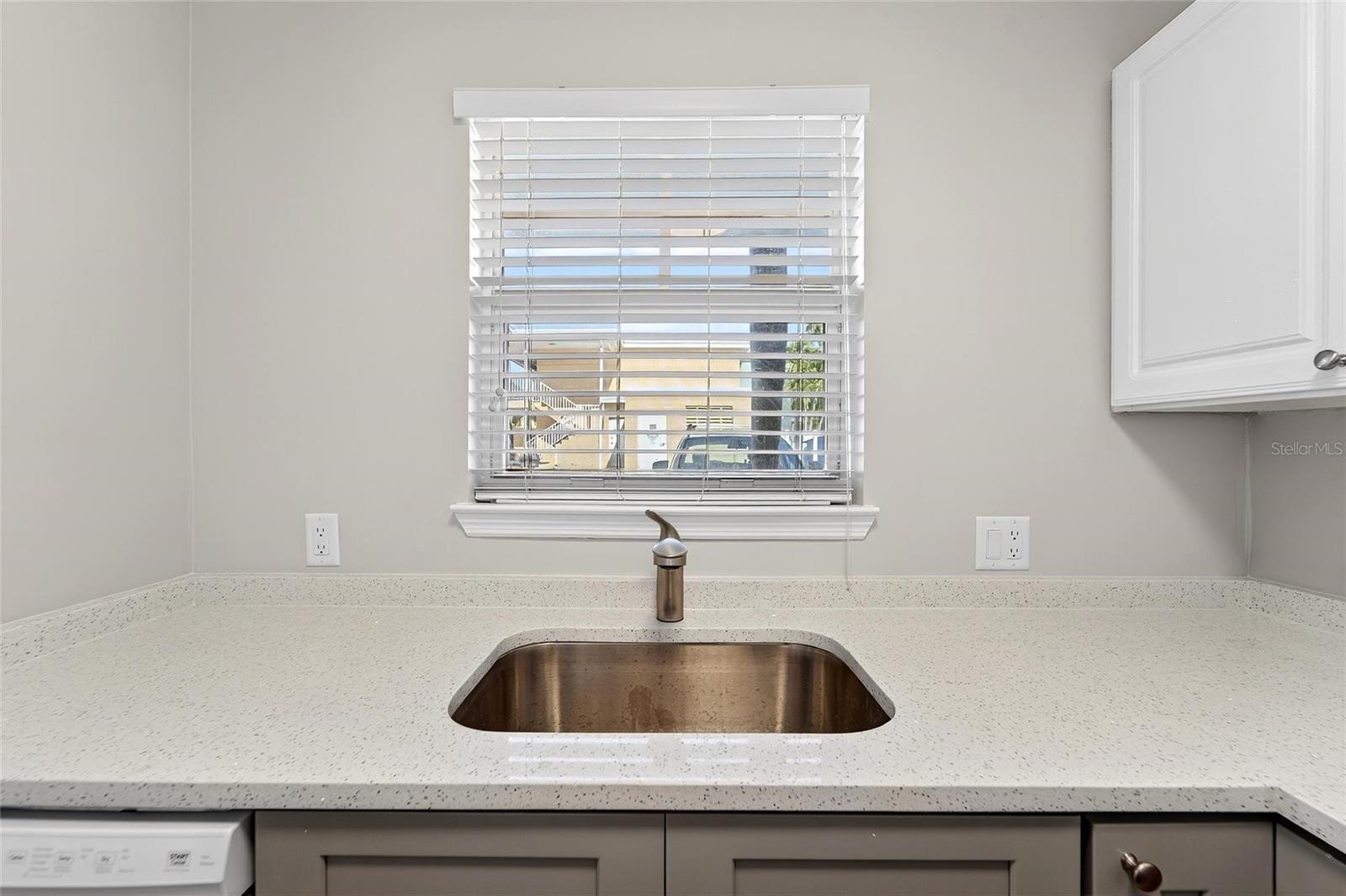 BAREFOOT BEACH RESORT - Residential