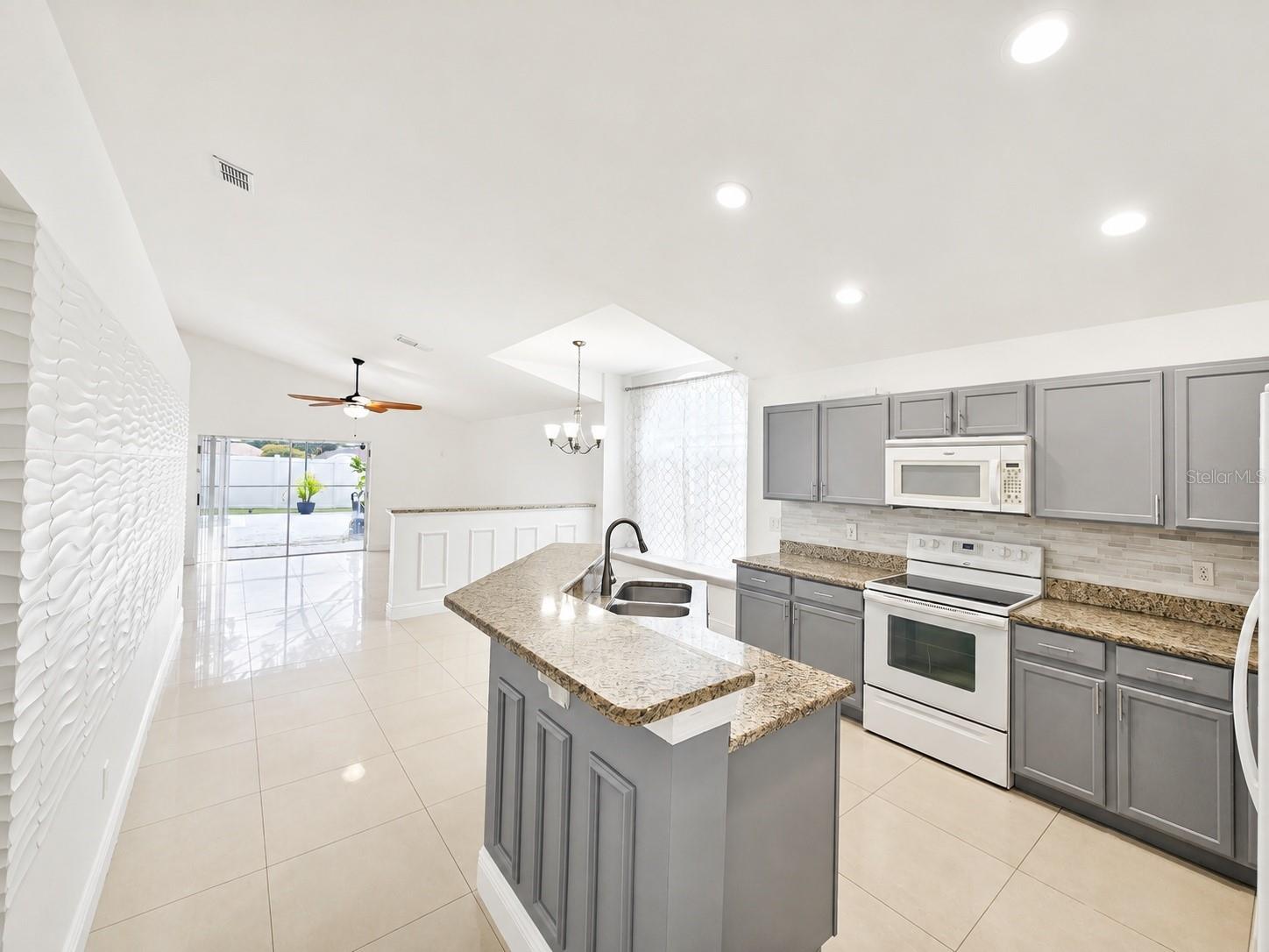 12786 MARIBOU CIRCLE