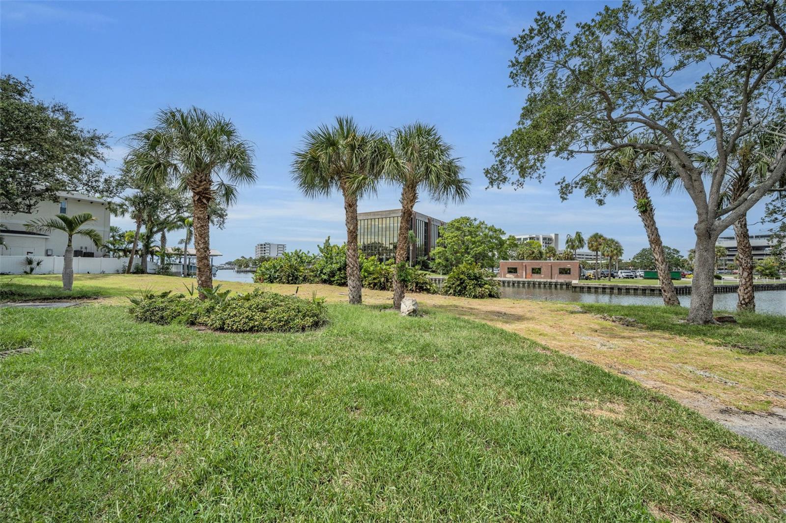 BAYSHORE ESTATES 4 - Land