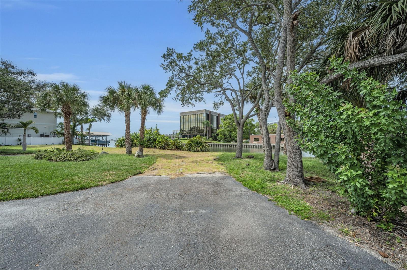 BAYSHORE ESTATES 4 - Land