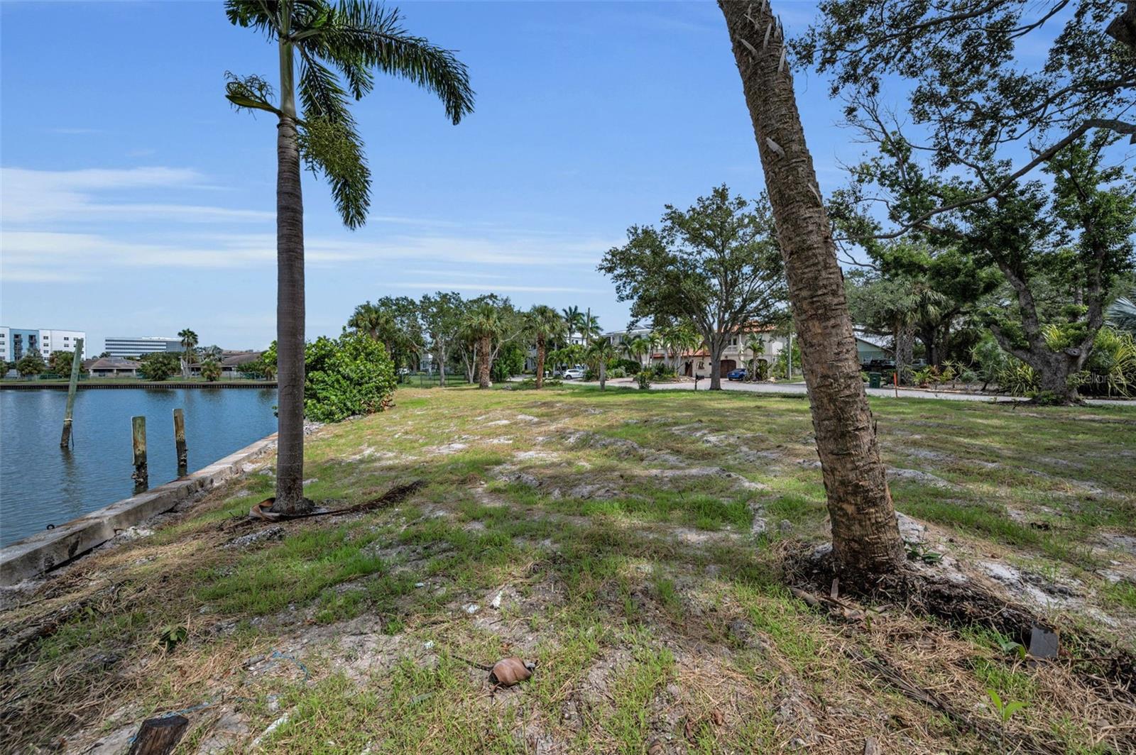 BAYSHORE ESTATES 4 - Land