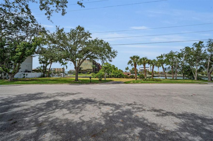 OUTSTANDING SINGLE-FAMILY HOME WATERFRONT CONSTRUCTION OPPORTUNITY!  Perfectly located in the highly-sought-after Beach Park community near Westshore and close to Kennedy Blvd and I275, this is one of the very best waterfront commuting locations in all of Tampa, with easy drives to downtown Tampa, downtown St. Pete and South Tampa, and a short drive to Tampa Airport and International Mall!  This lot provides an impressive 147ft of wide, deep, protected waterfrontage, ideal for a large watercraft.  From here, you’ll have rapid boating access to open Tampa Bay.  Situated in a lush, private enclave of beautiful, ultra-luxury, multi-million dollar estate residences, this is a rare and exceptional opportunity to build the waterfront estate of your dreams!