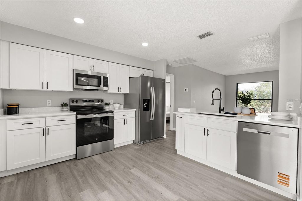 Photo of 1429 Covington Court, Lake Wales, FL 33853 (MLS # O6386550)