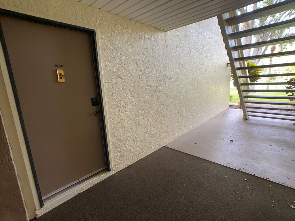 Photo of 654 Bird Bay Drive E #106, Venice, FL 34285 (MLS # N6140324)