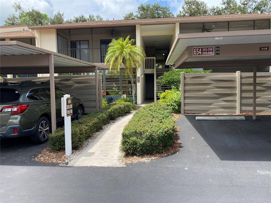 Photo of 654 Bird Bay Drive E #106, Venice, FL 34285 (MLS # N6140324)