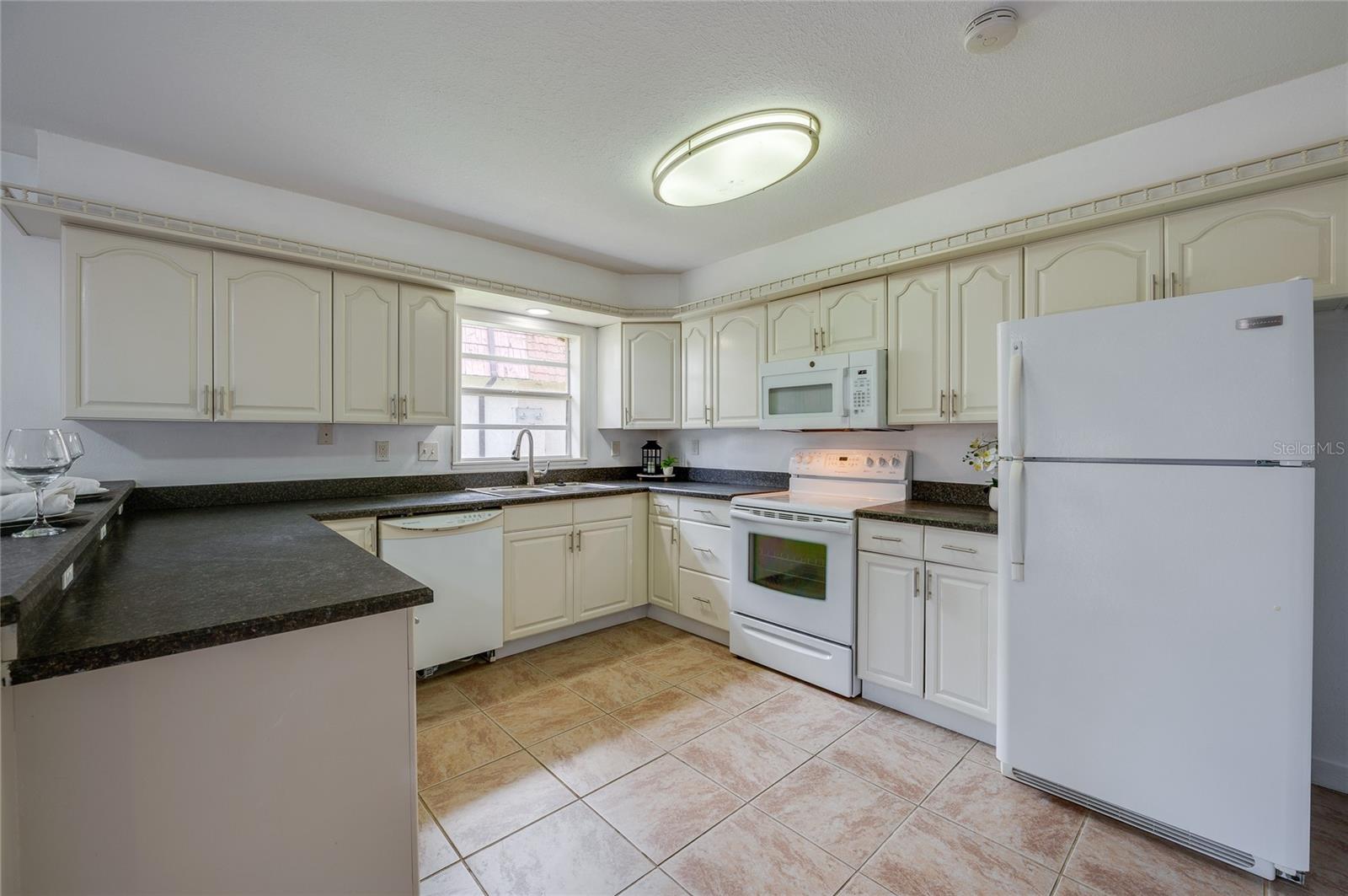 SPRINGWOOD VILLAGE UNIT 01 - Residential Lease