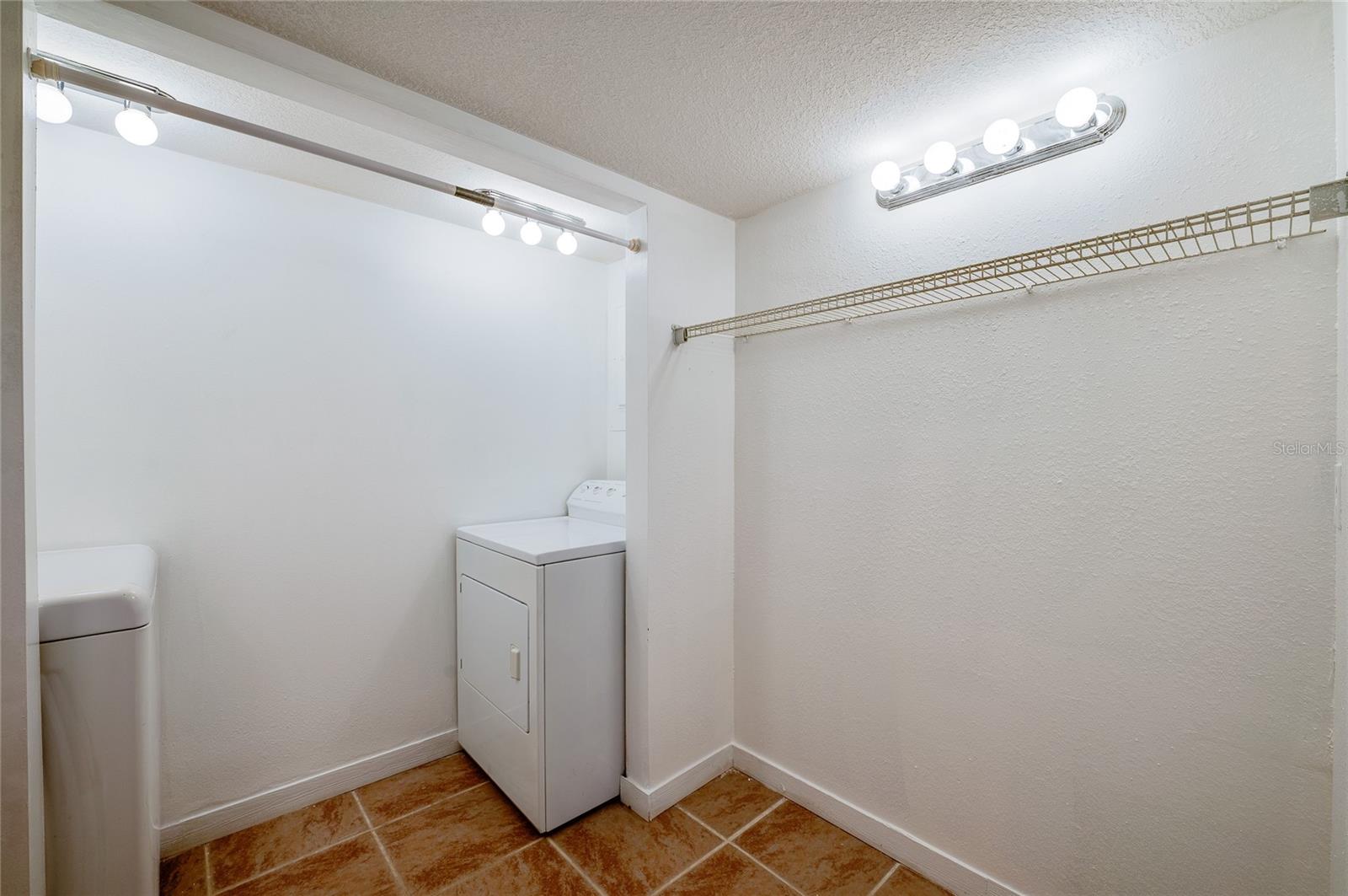 SPRINGWOOD VILLAGE UNIT 01 - Residential Lease