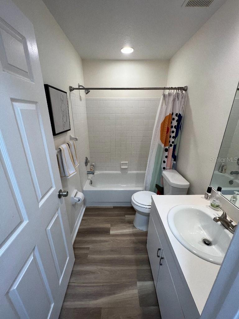 BAY POINTE VILLAS CONDO - Residential