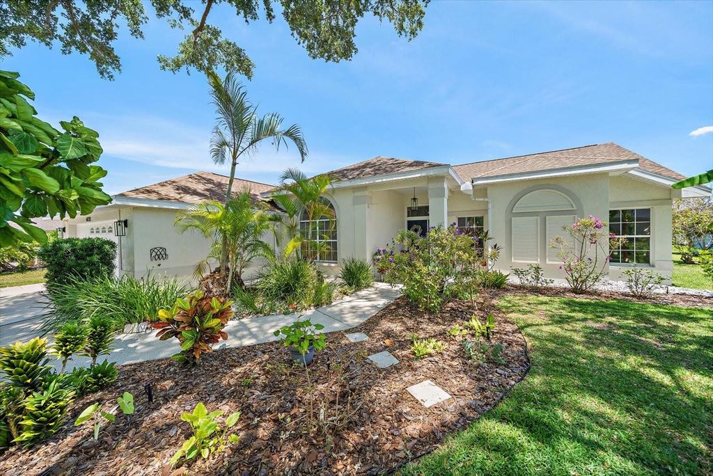 Photo of 4732 Meadowview Circle, Sarasota, FL 34233 (MLS # A4693999)