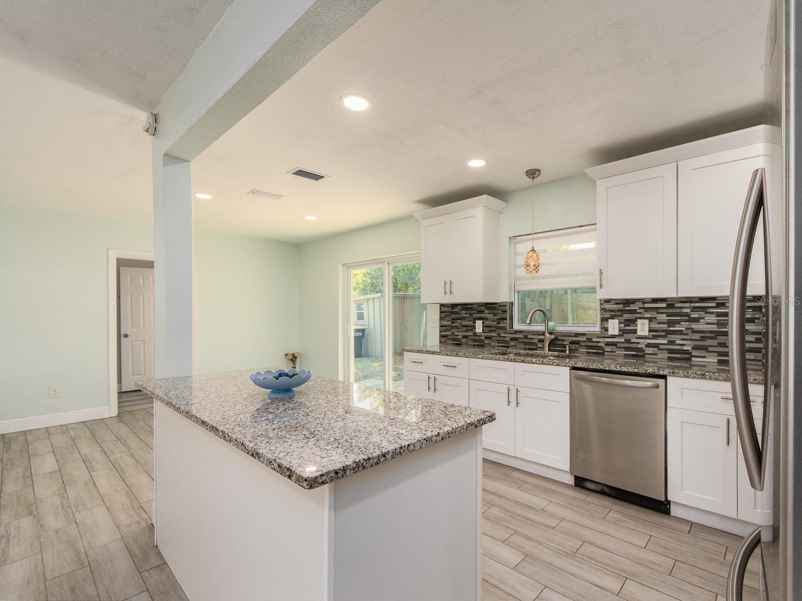 1005 N HIGHLAND AVENUE
