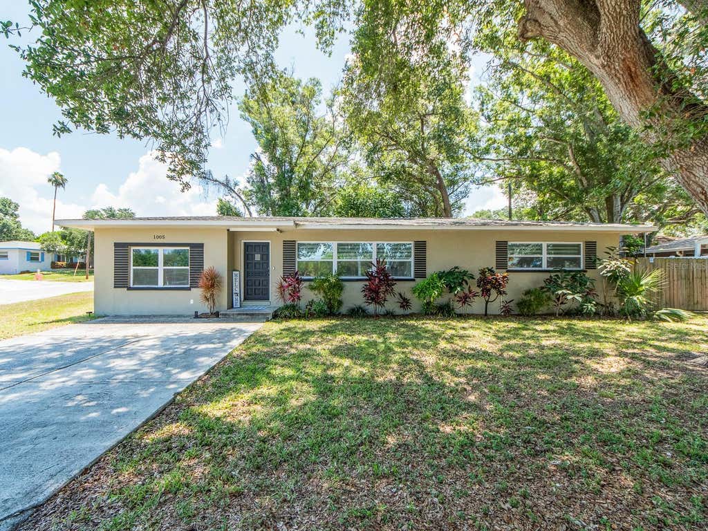 Photo of 1005 N Highland Avenue, Clearwater, FL 33755 (MLS # TB8524556)