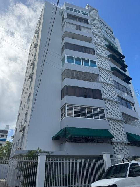 Excellent location Near restaurants schools mhospital labs Pharmacies fine arts