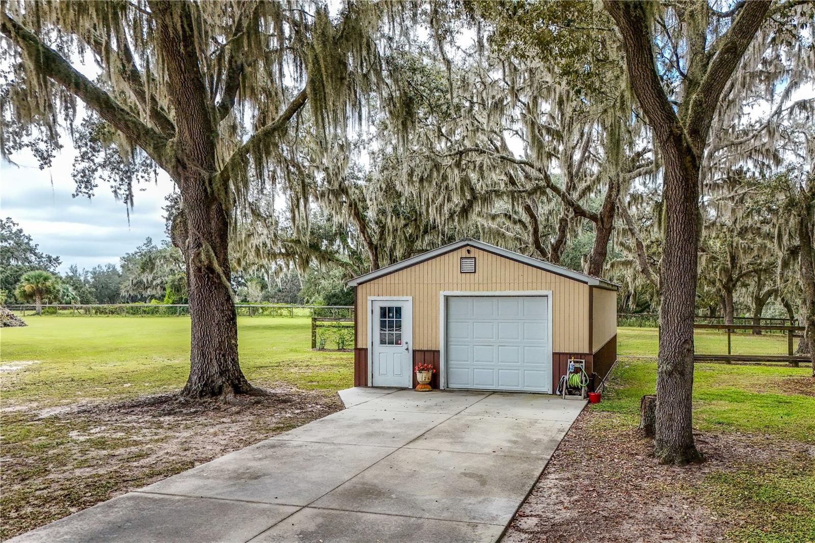 ACREAGE & UNREC - Residential