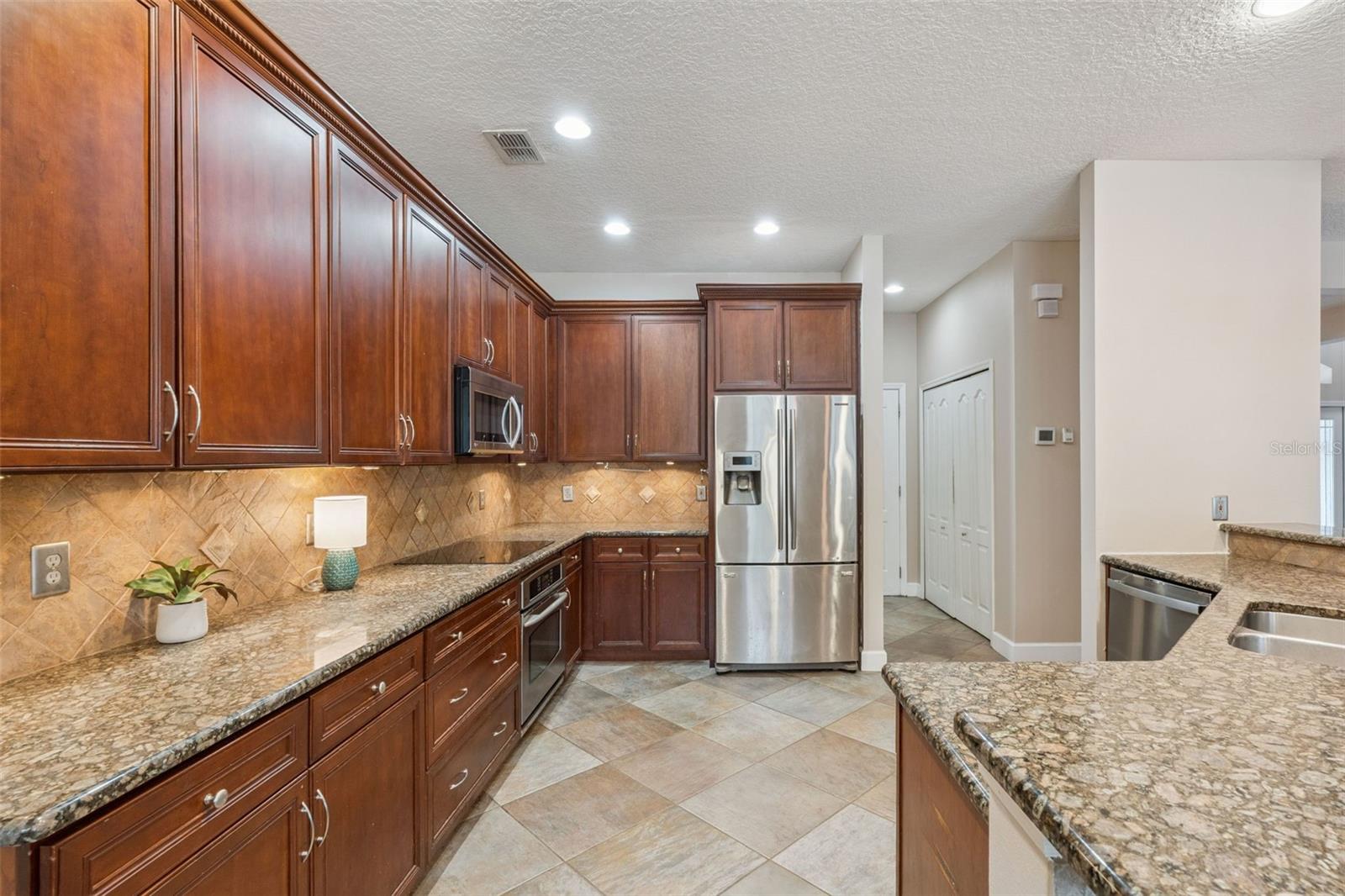 BARRINGTON ESTS - Residential