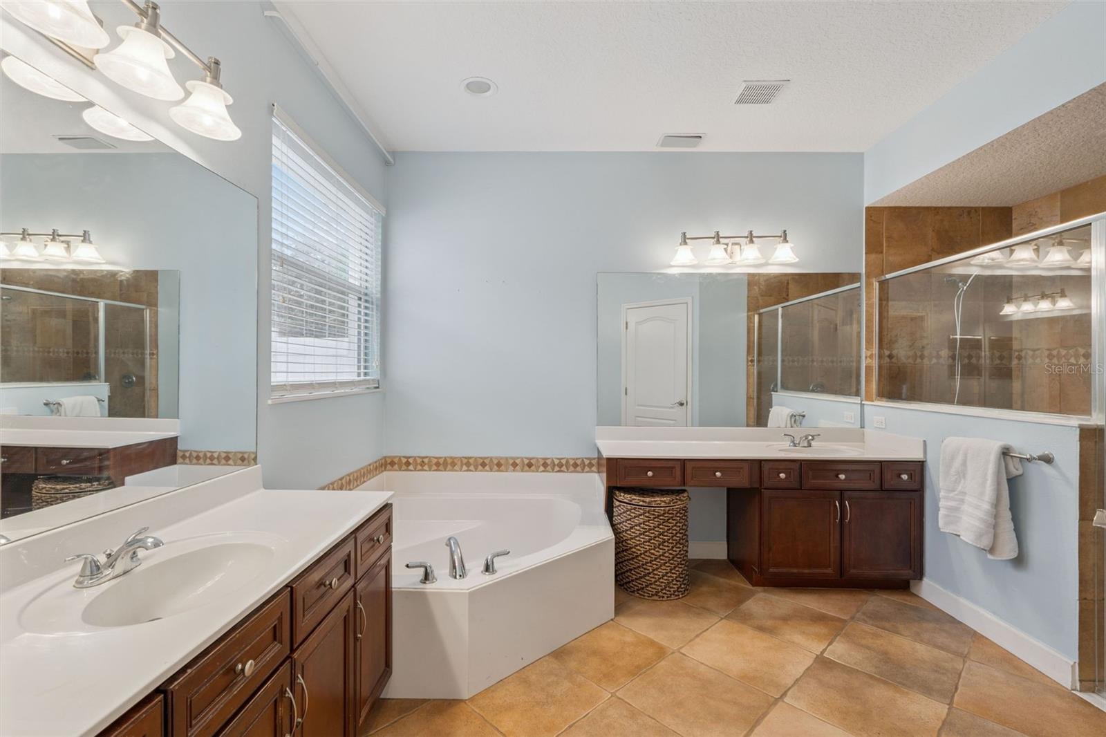 BARRINGTON ESTS - Residential