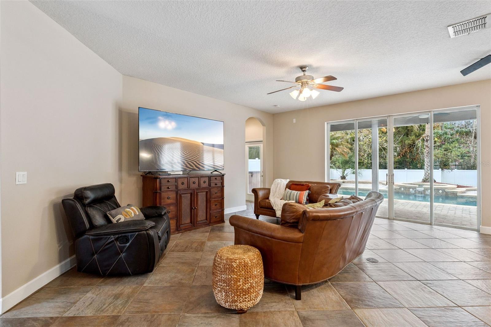 BARRINGTON ESTS - Residential