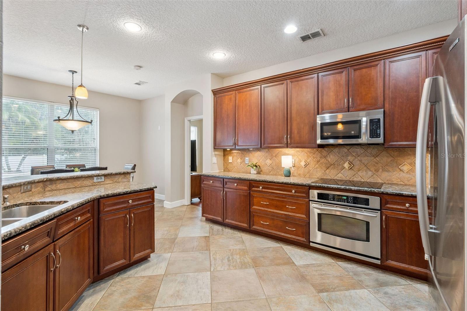 BARRINGTON ESTS - Residential