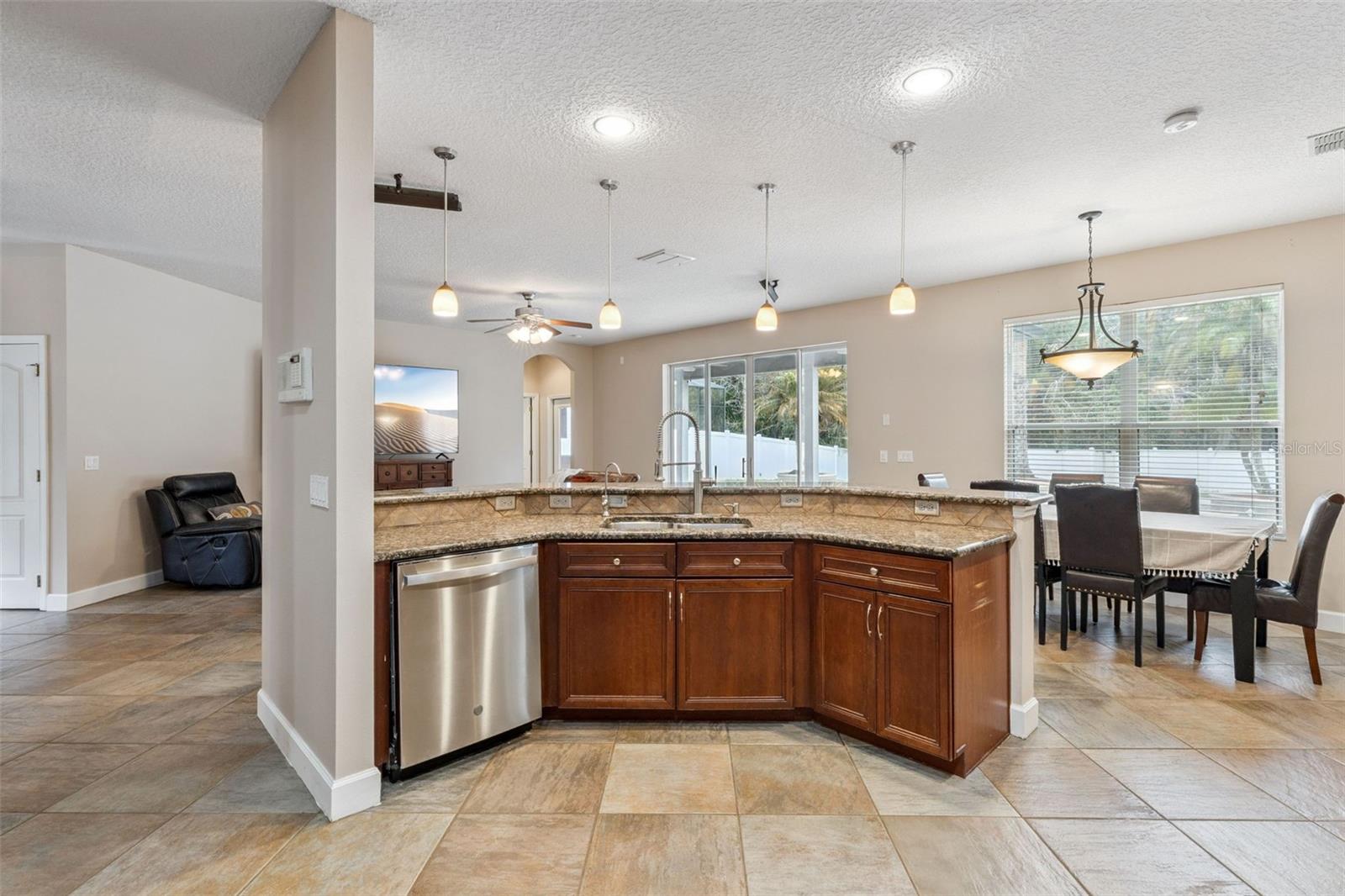 BARRINGTON ESTS - Residential