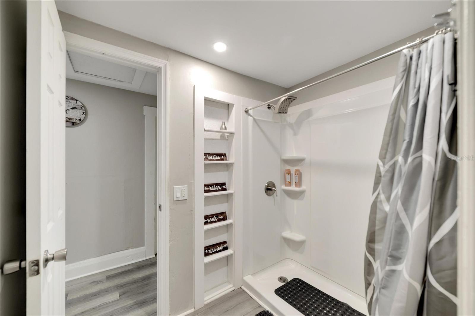 MACKMAY SUB - Residential Income