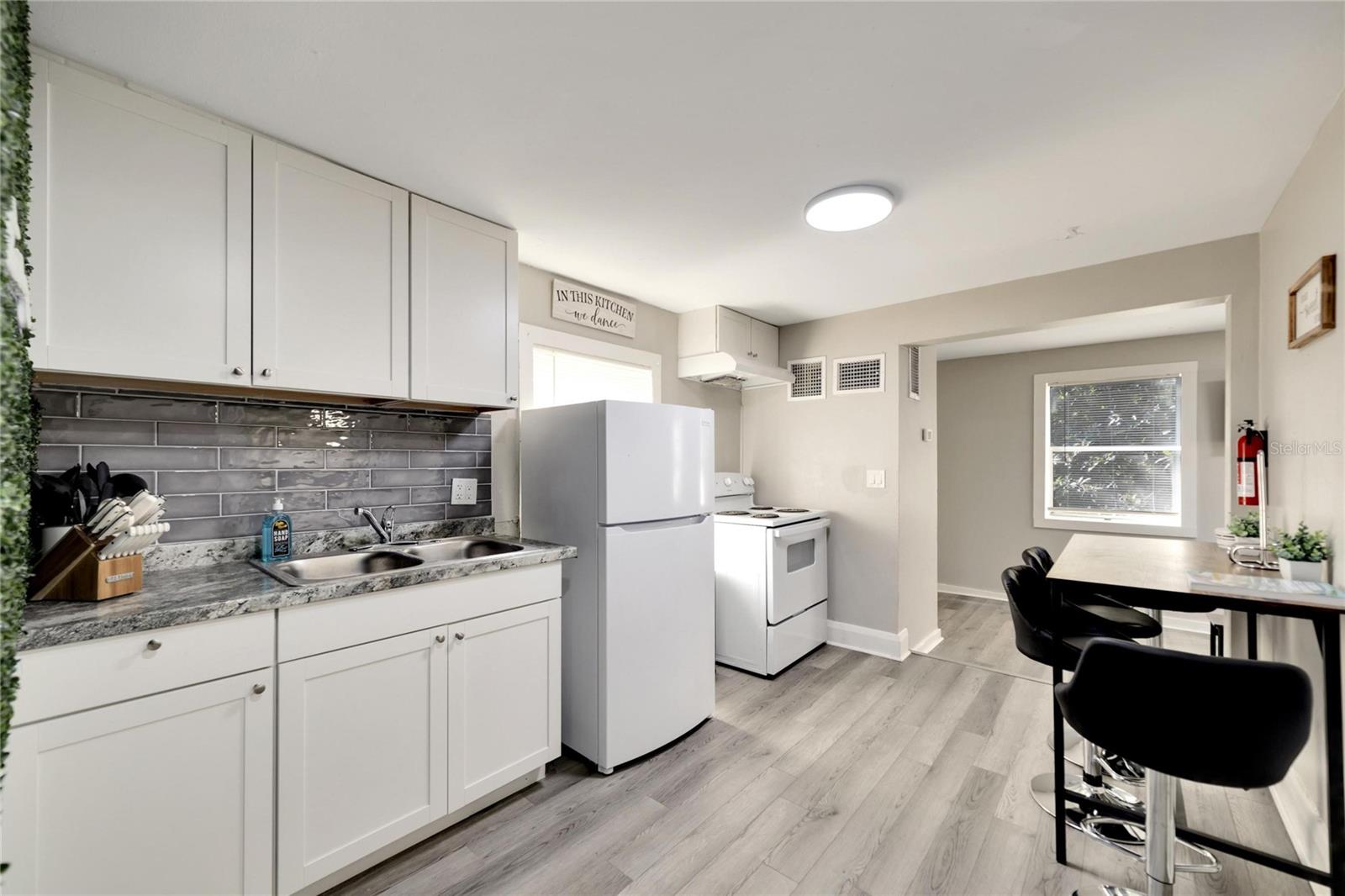 MACKMAY SUB - Residential Income