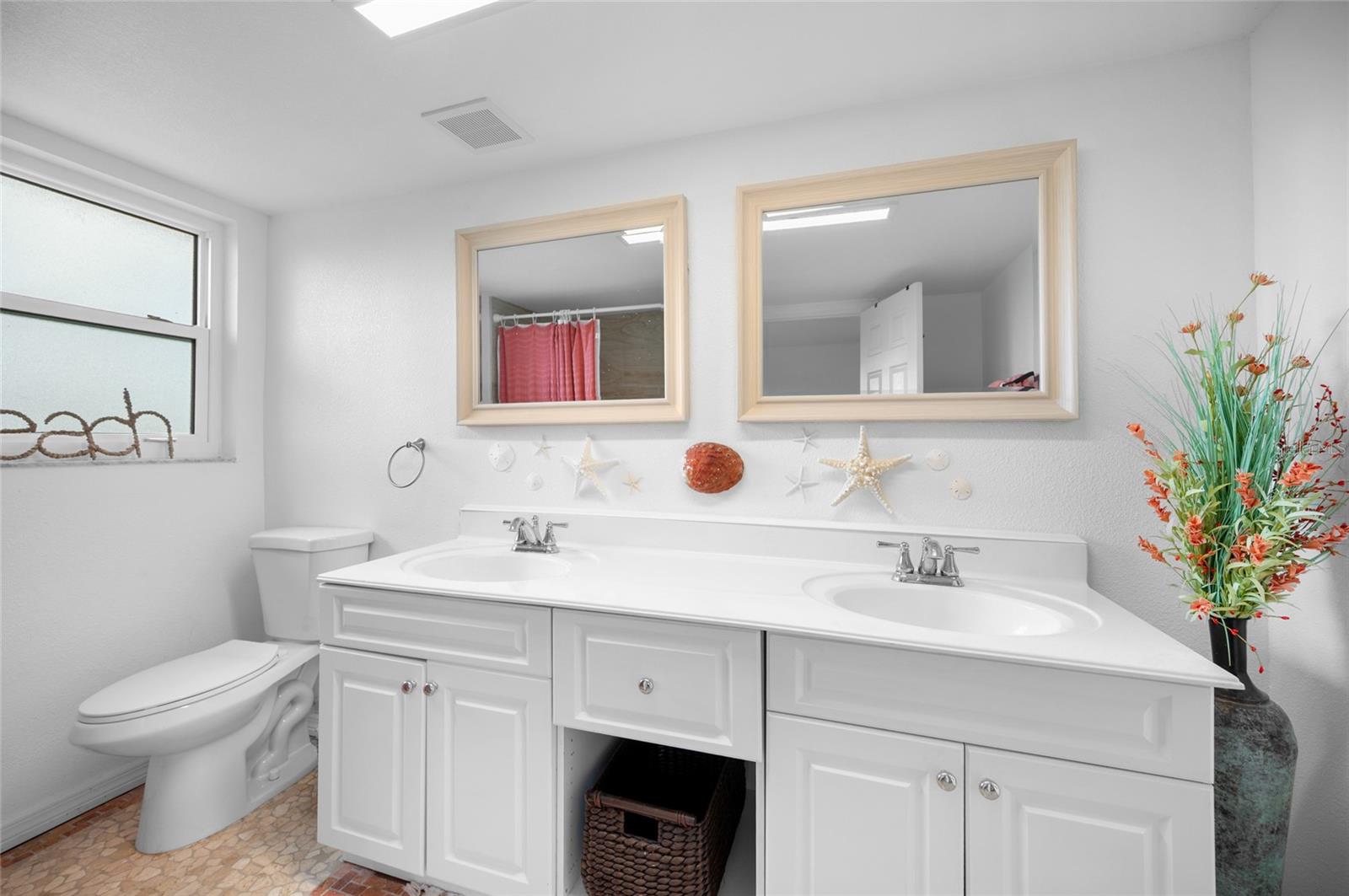 OAKLAND HILLS SEC - Residential