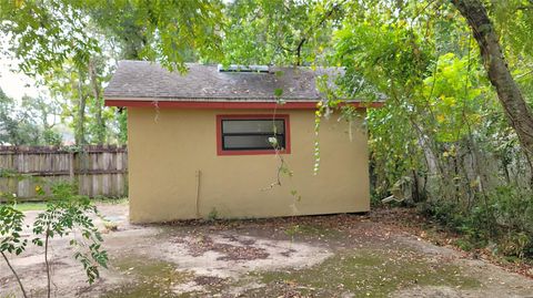 A home in DELAND