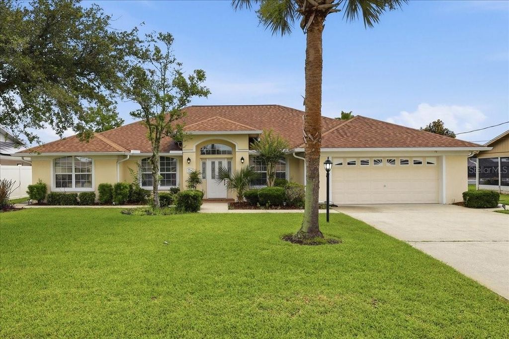 Photo of 36 Cloverdale Court N, Palm Coast, FL 32137 (MLS # FC318874)