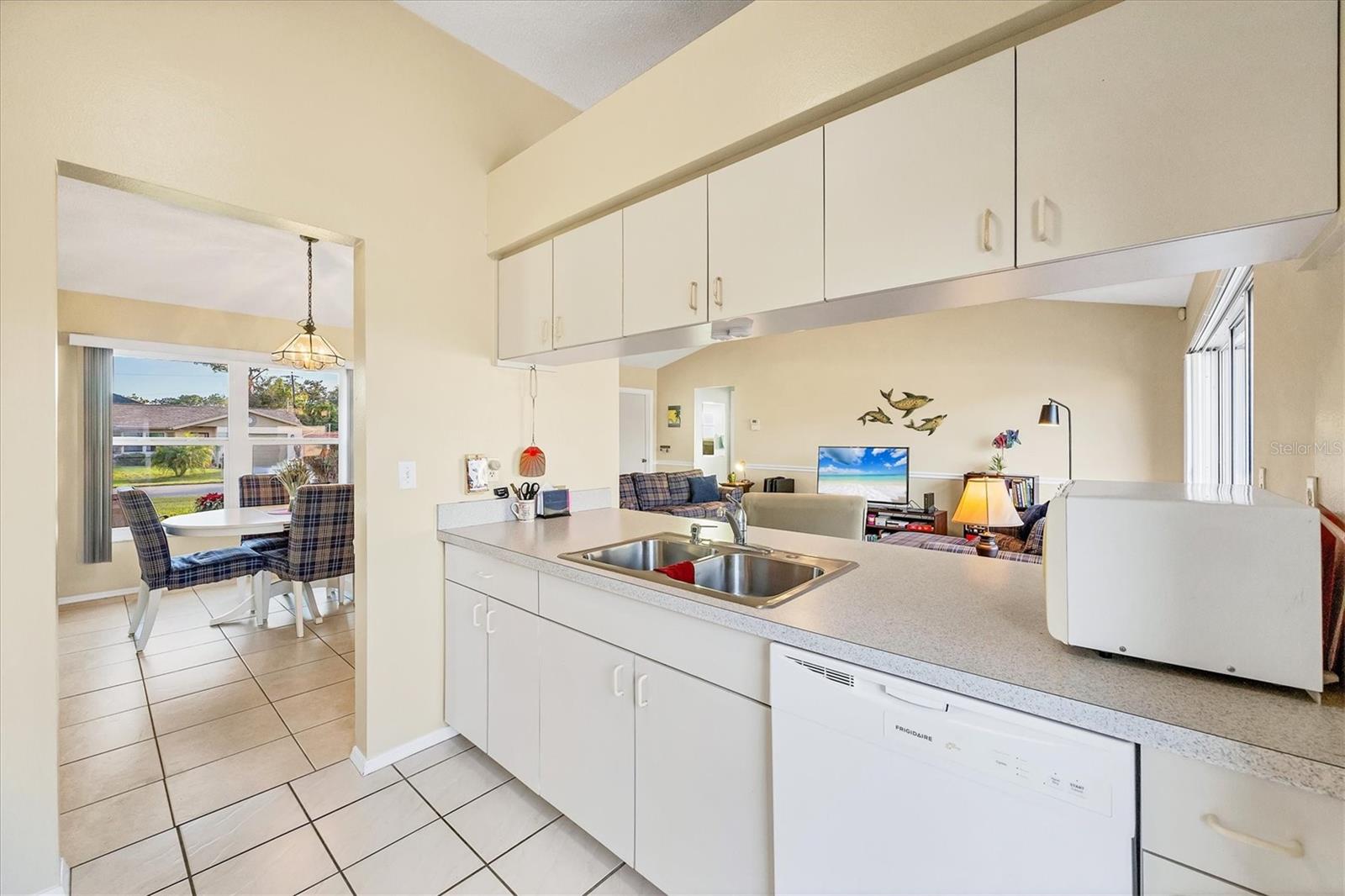 SOUTH VENICE - Residential