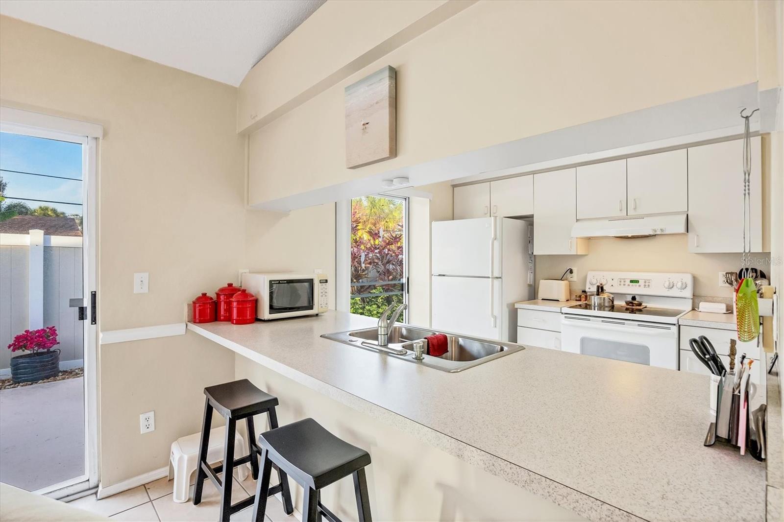 SOUTH VENICE - Residential