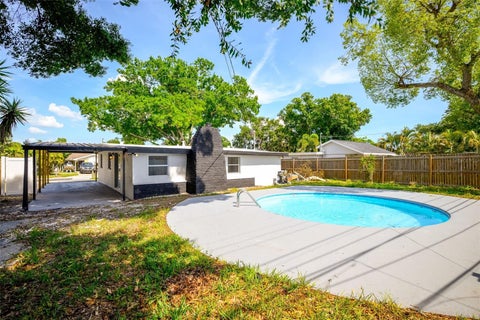 Photo of 9596 Groveland Street, Seminole, FL 33772 (MLS # O6415478)