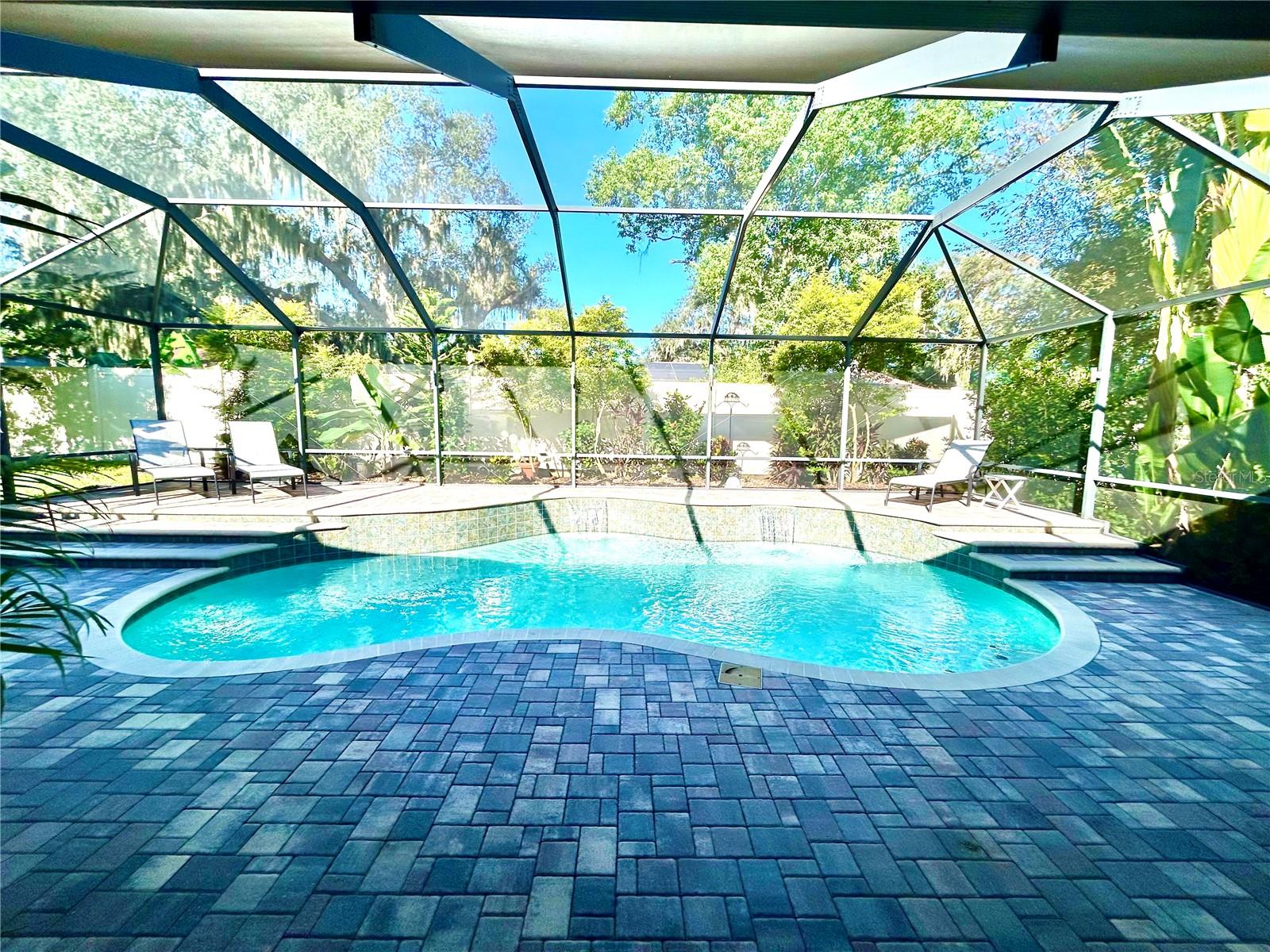 1212 LOREA LANE
