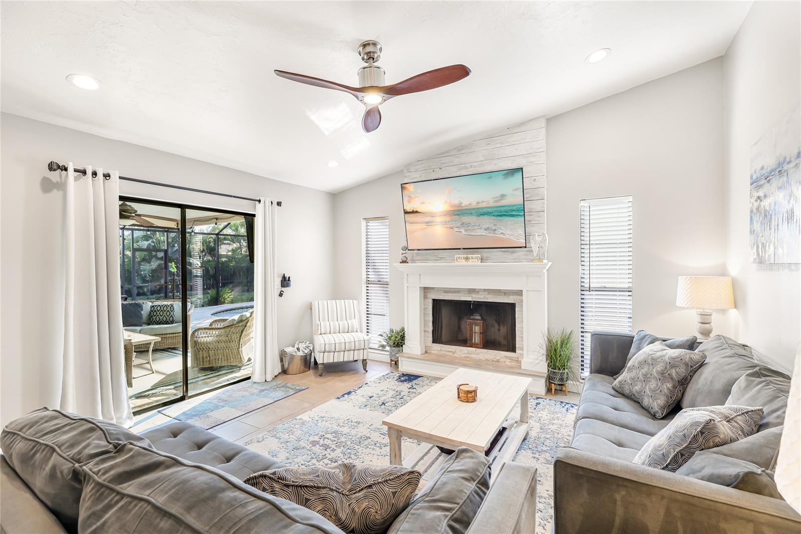 POINTE WEST - Residential