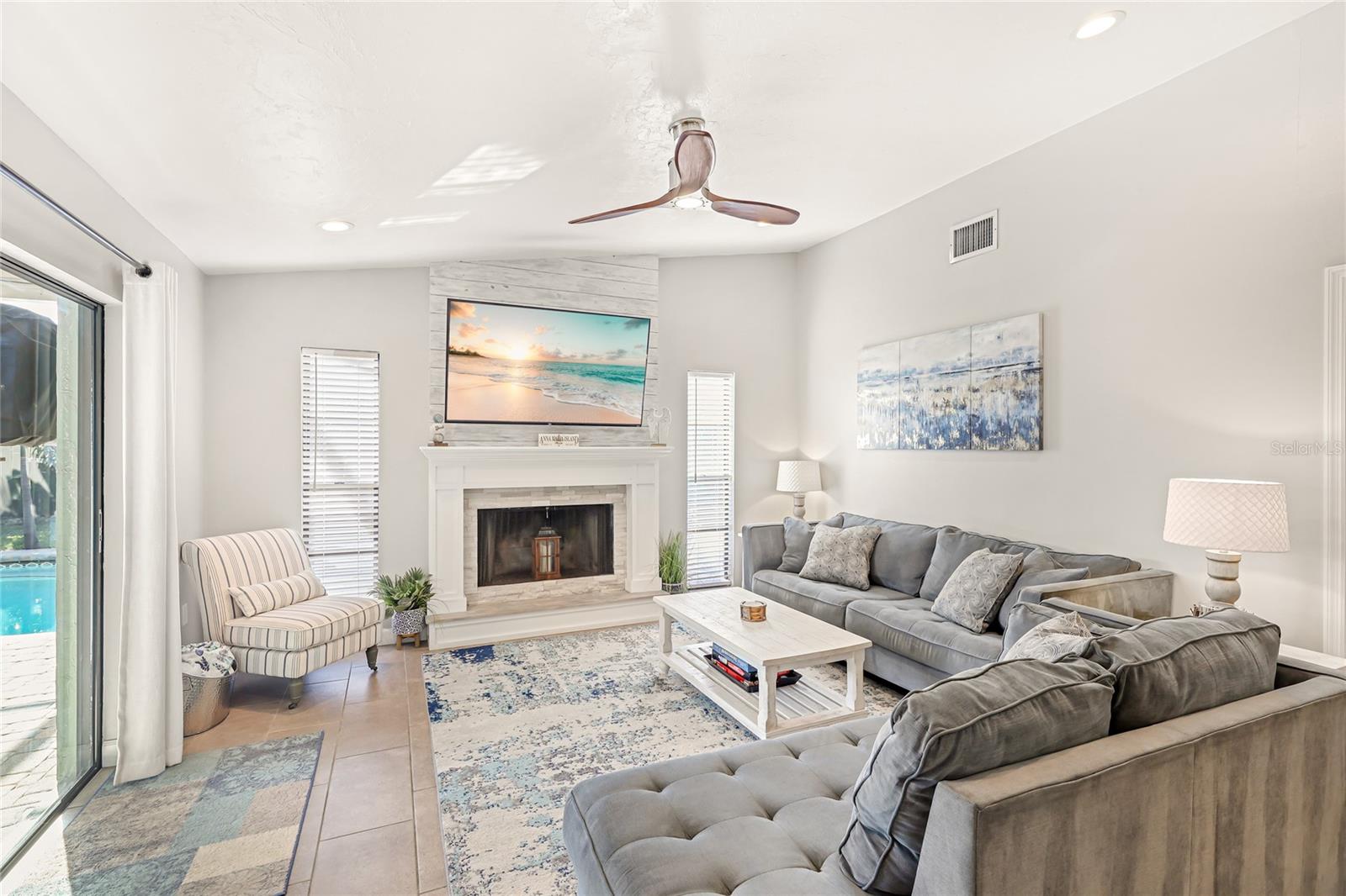 POINTE WEST - Residential