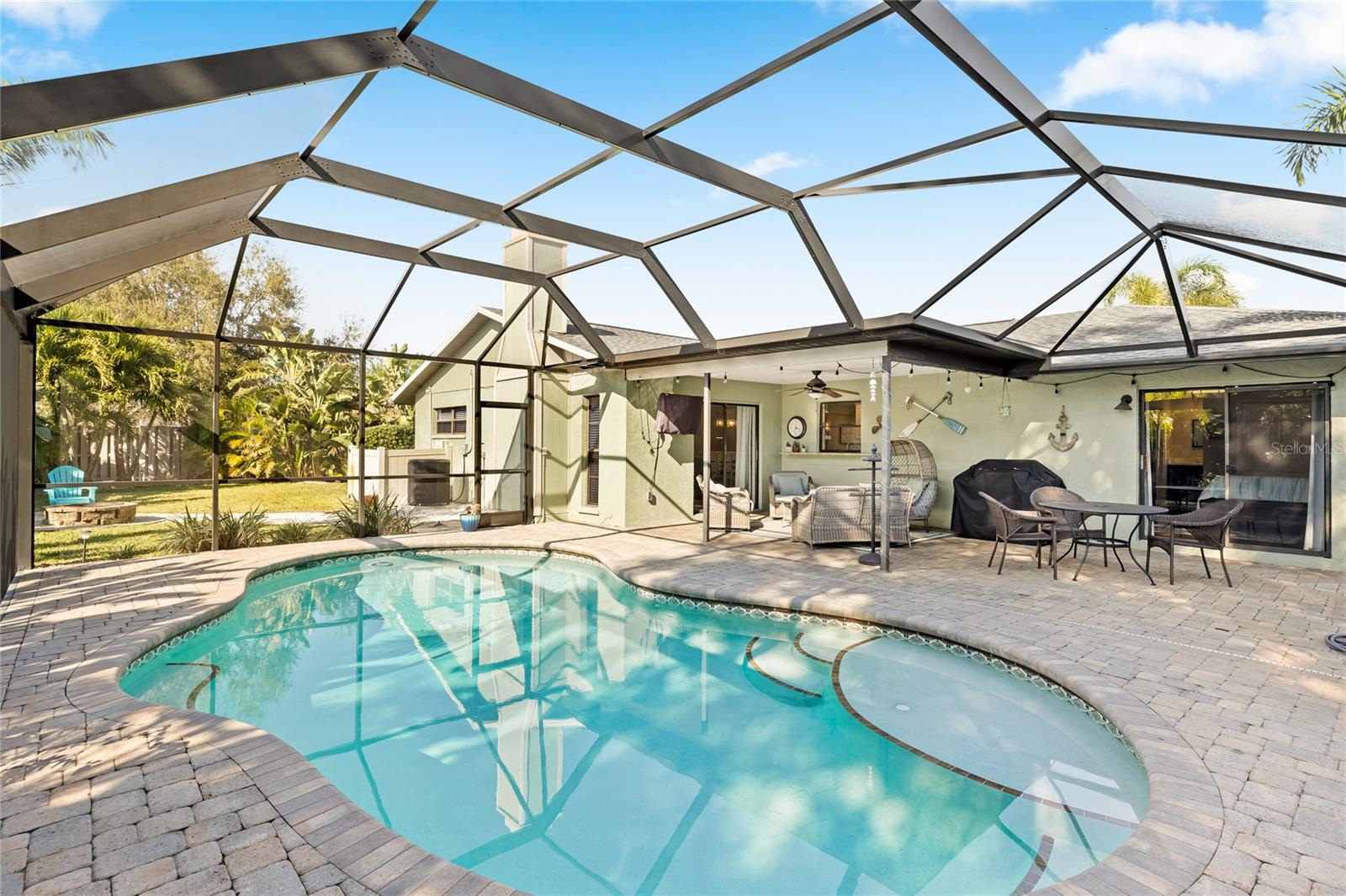 POINTE WEST - Residential