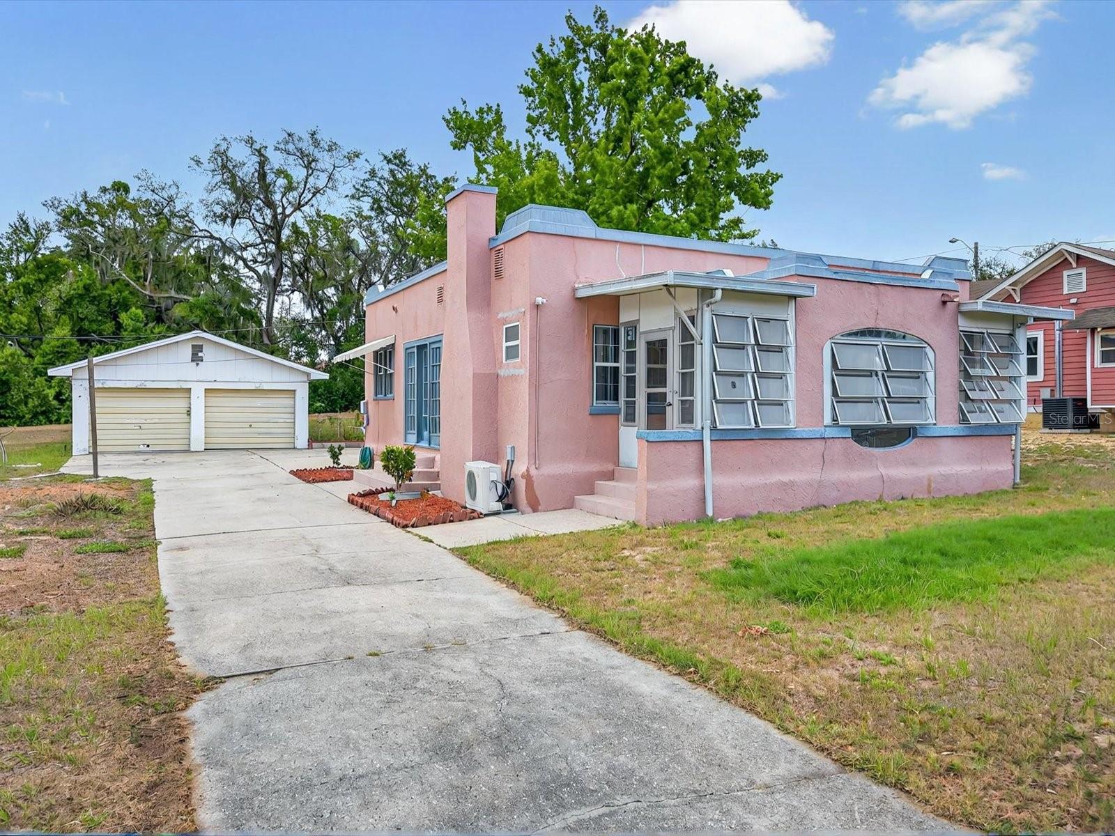 16 E ORANGE STREET STREET

                                                                             DAVENPORT                                

                                    , FL - $269,000