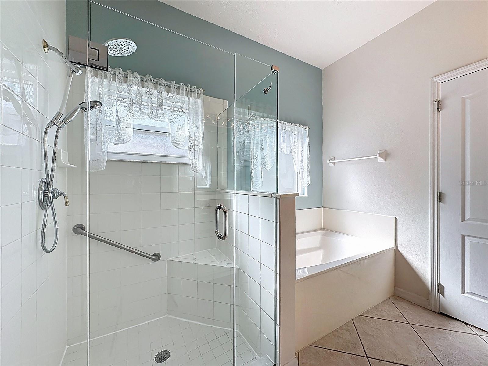 KINGS RIDGE - Residential