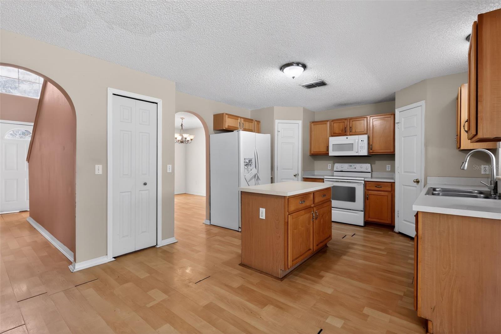 PLEASANT GARDENS 49 40 - Residential