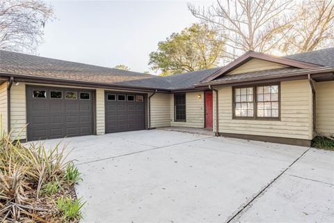 Photo of 5023 Kingswood Drive, Lakeland, FL 33813 (MLS # L4959785)