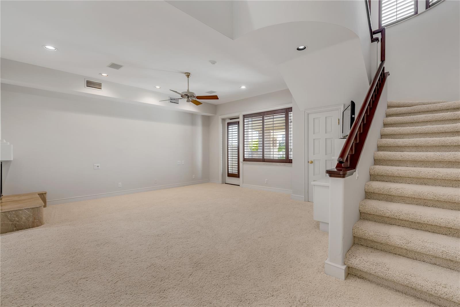 VENEZIA UNIT 07 - Residential