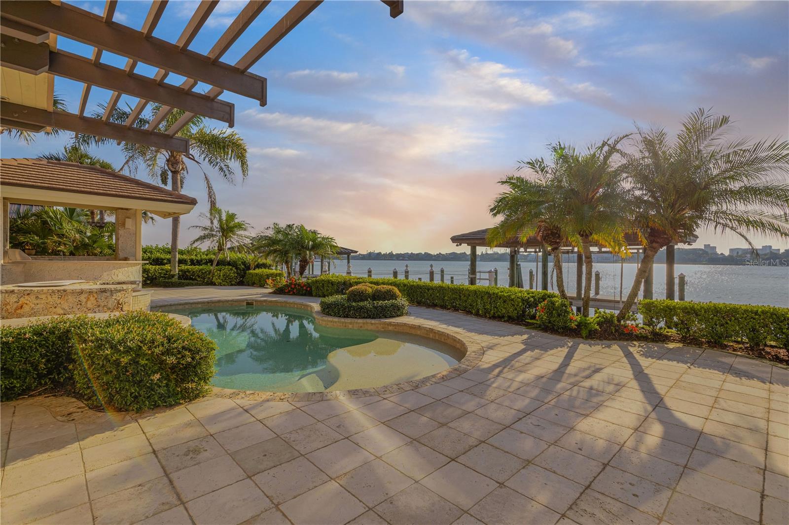 VENEZIA UNIT 07 - Residential