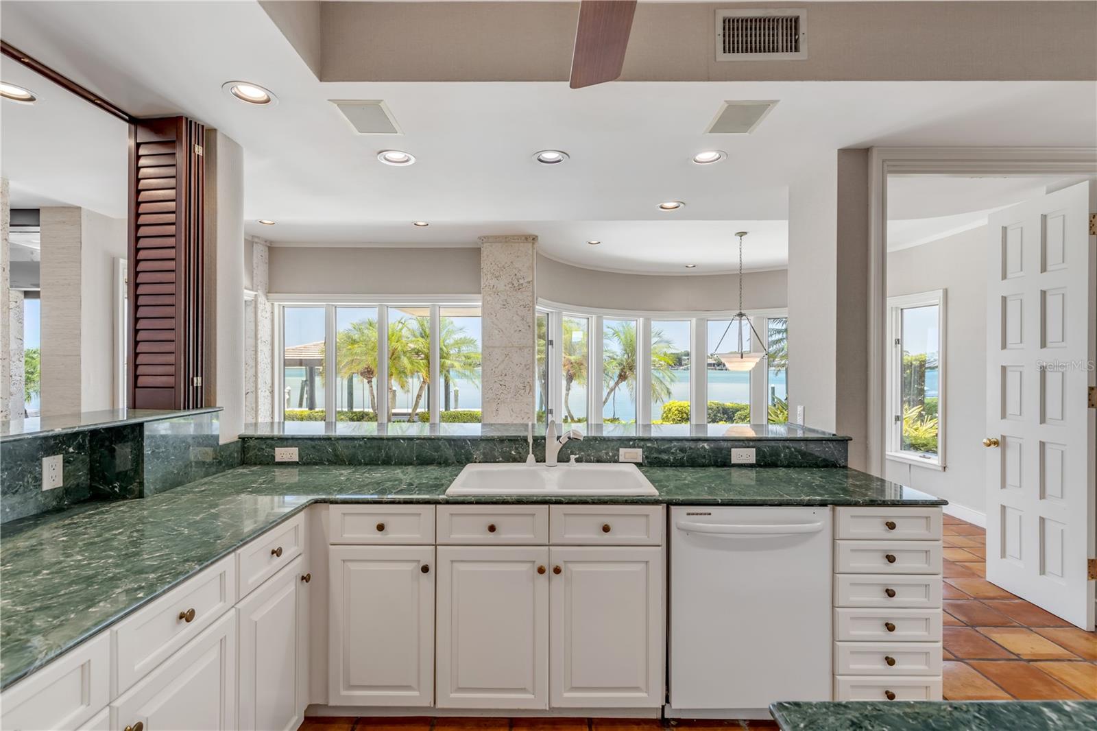 VENEZIA UNIT 07 - Residential