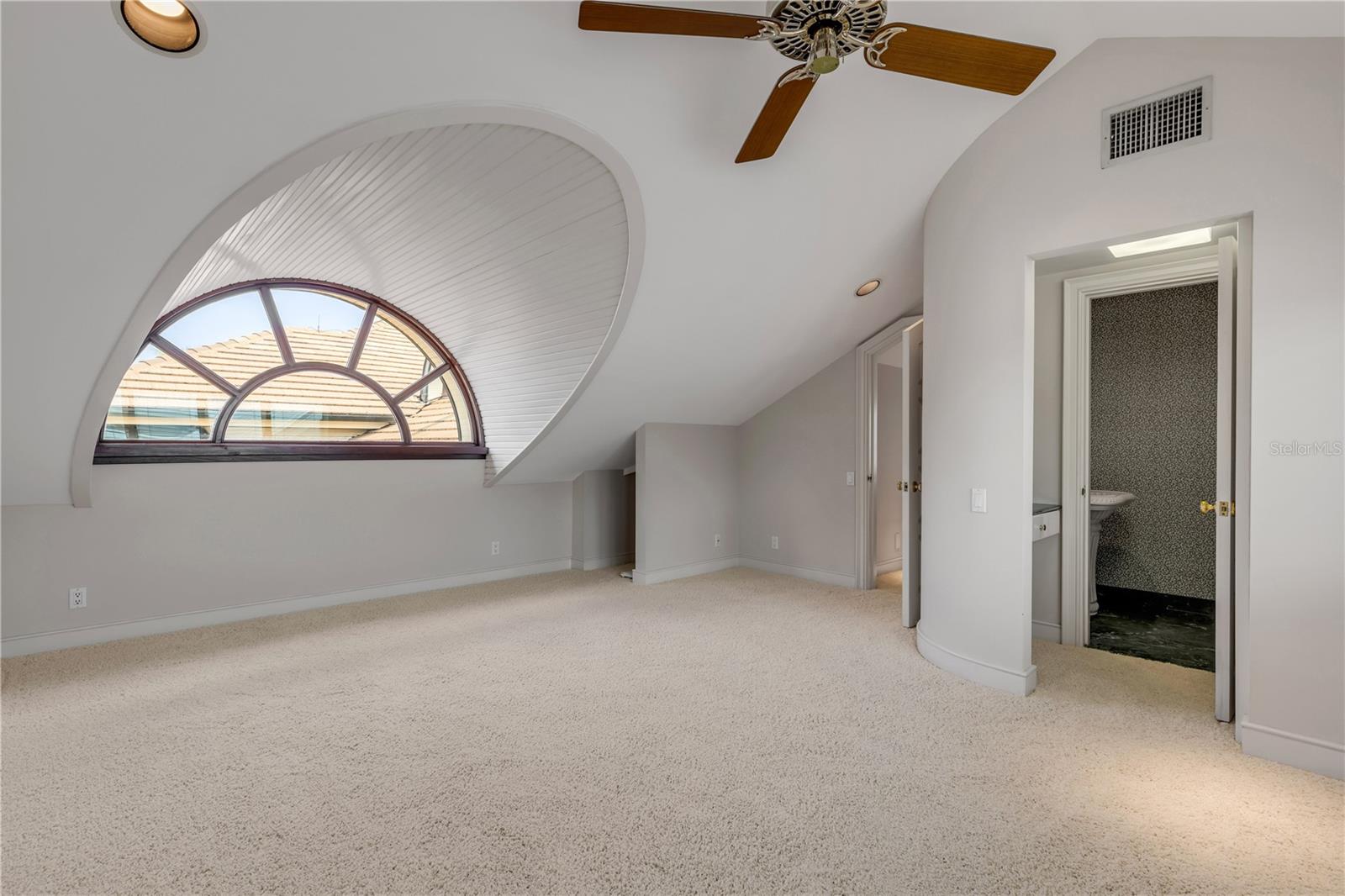 VENEZIA UNIT 07 - Residential