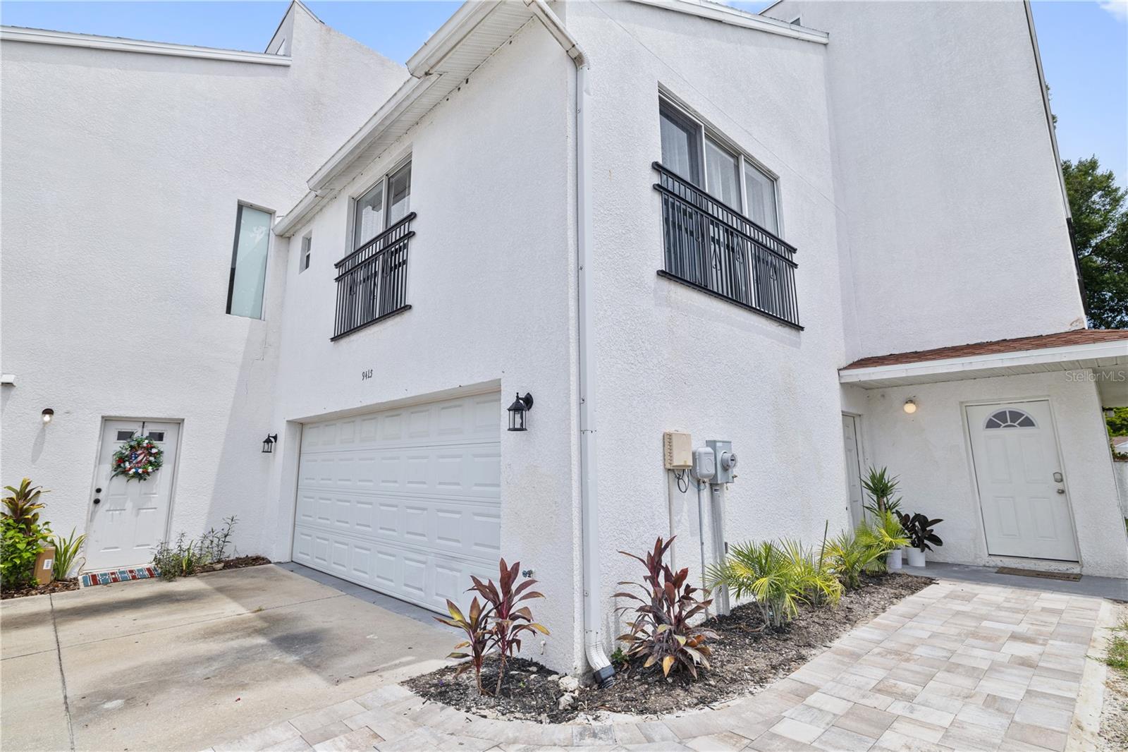 9415 CITRUS GLEN PLACE