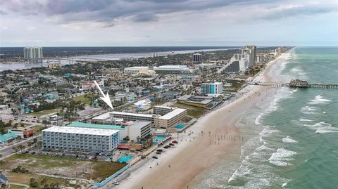 A home in DAYTONA BEACH