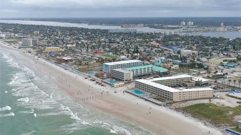 A home in DAYTONA BEACH